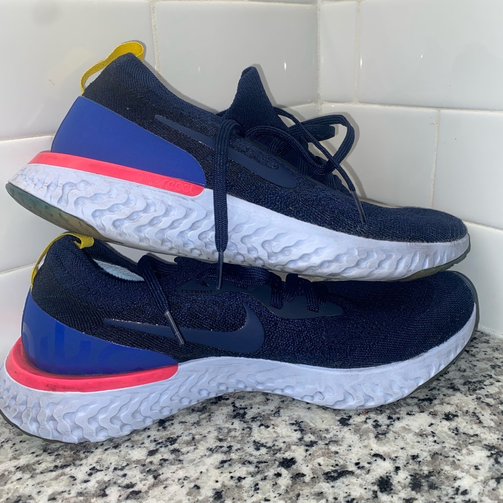 Nike Blue and Yellow Athletic Shoes Lightweight Performance Design - Picture 5 of 8